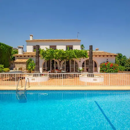 Rocky - Plusholidays Villa *